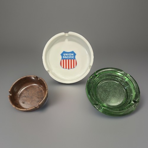 Lot vtg ashtrays union - 3,