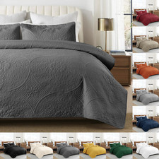 Quilted Floral Bedspread with