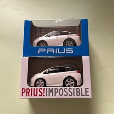 2 Prius pullback cars