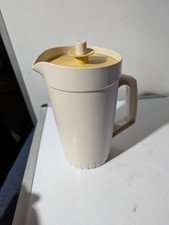 VINTAGE TUPPERWARE PRESS N