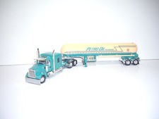 DCP FIRST GEAR 1/64 PETRO OIL