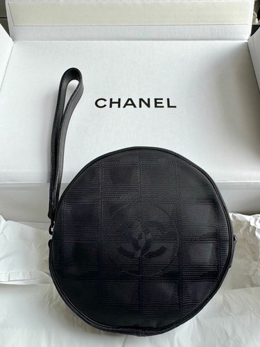 Chanel round wristlet mini - chanel, cc