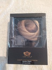 Foxy Locks Seamless Elegant