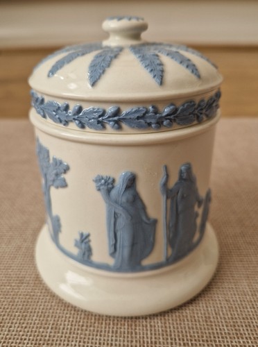 Wedgewood queensware lidded - wedgewood,