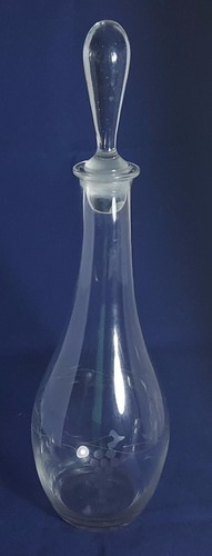Beautiful tall etched glass - beautiful,