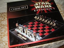 STAR WARS EPISODE 1 CHESS SET