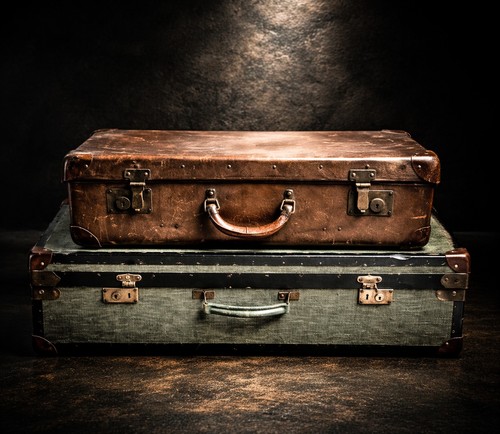 Stunning vintage suitcase set - suitcase,