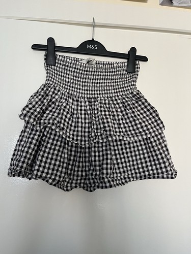 Black white checkered frill