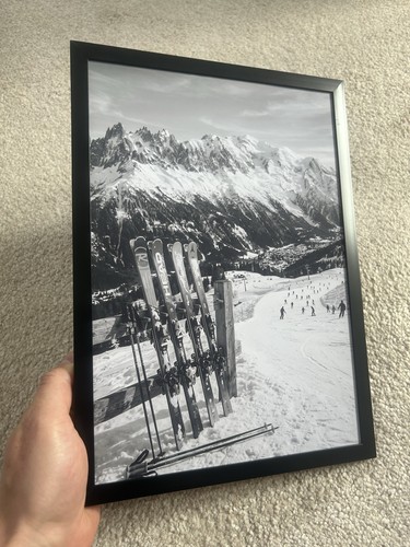 Skiing framed print poster - framed,
