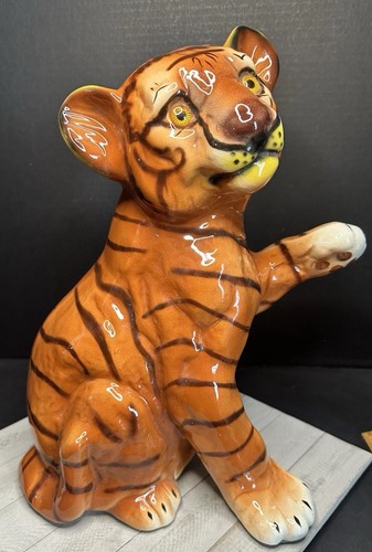 Vintage porcelain tiger - ,