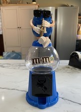 M&M’s world blue saxophone