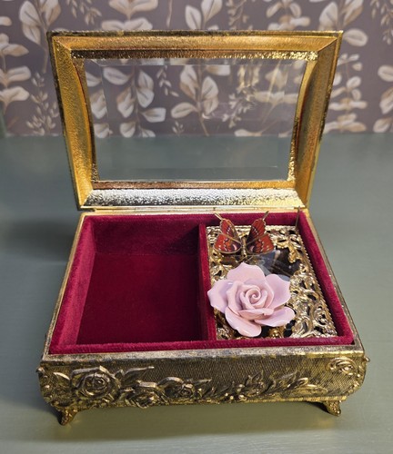 Vintage music jewelry box - music,