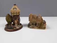 2 x Academy Resin Miniature Cottages - Ornaments