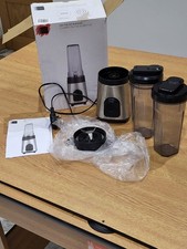 John Lewis On the Go Blender with 2x 600ML bottles, used once. Perfect condition