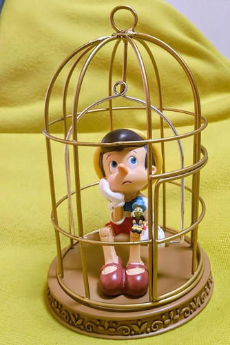 Used pinocchio jiminy - &,