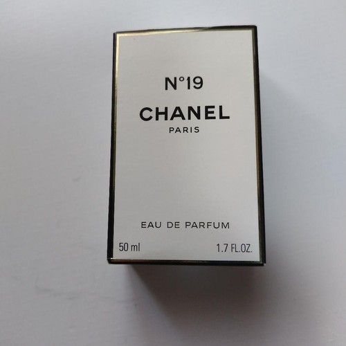 Chanel eau de - no, no.19