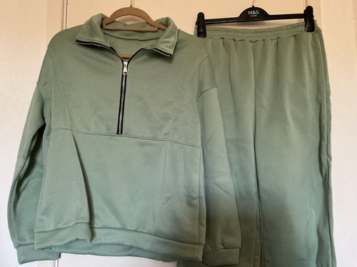 Green two piece leaguer - green,