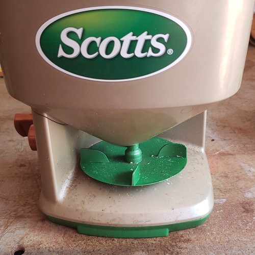 Scotts handheld spreader 5 - handheld, 0.5