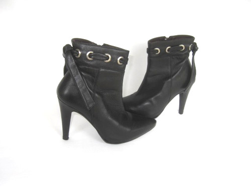 Ladies dansi worn once black - once,