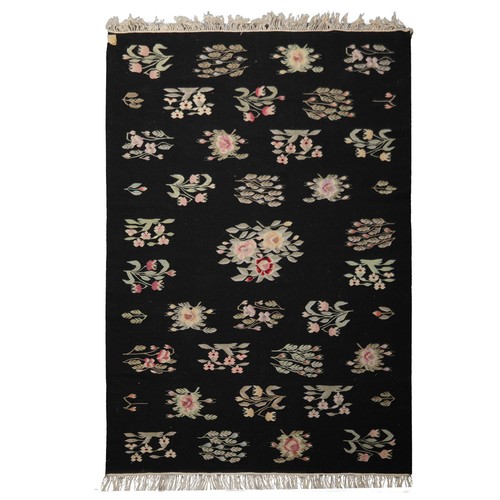 6x9 hand woven wool black - 6x9,