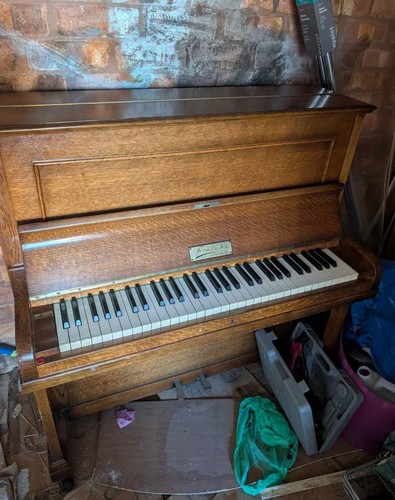 Upright compact piano - compact, forrest