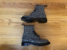 NEW WMNS Dr. Martens 1460