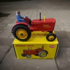 Dinky Toys 300 Massey Harris