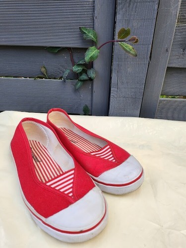 Red white striped canvas - &,