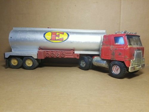 International semi tractor - ih,