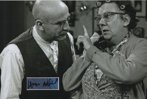 Warren mitchell signed - warren, 12x8