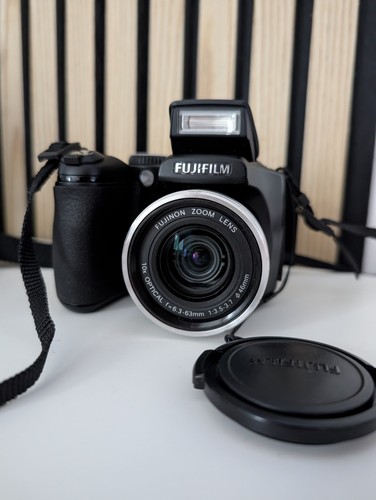 Fujifilm finepix s5700 - finepix,