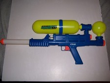Vintage 1990 Larami Air Pressure Super Soaker 100 Yellow and Blue