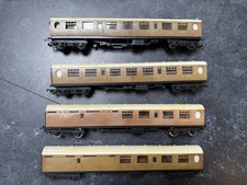 Tri-ang Hornby  OO LNER Teak