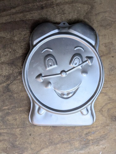 Wilton vintage retro clock - wilton,