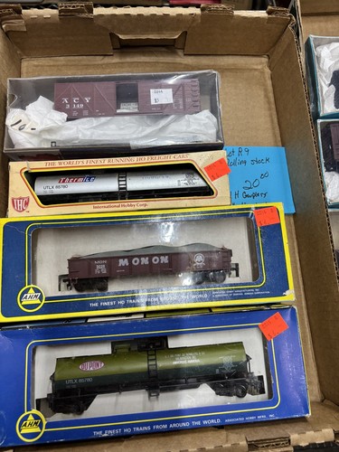 Scale model railroading - ho,