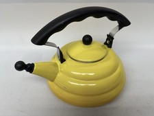 Le Creuset Stove Top Kettle Cumulus Beehive Yellow 2.0L