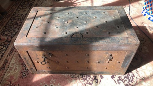 Antique trunk treasure - antique, trunk/treasure