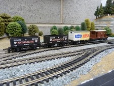 Lima rake of 4 wagons for OO gauge model train set