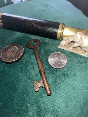 Vintage vitorian key - vitorian,