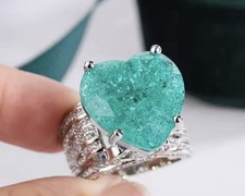 STUNNING 15 Carat Heart Green