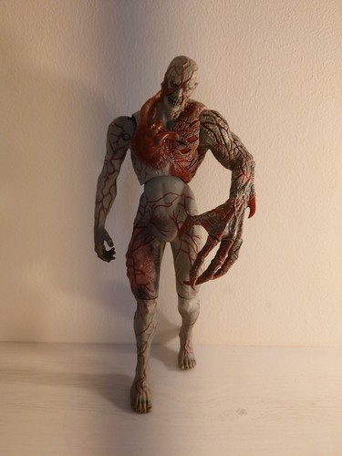Tyrant resident evil figure - resident,
