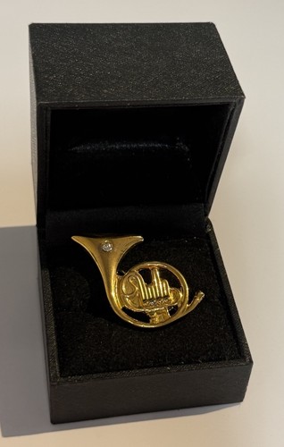 Vintage brooch gold tone - vintage,