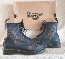 DR martens decayed roses