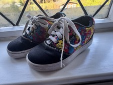 Kids Heelys Boys PRO 20 SPONGEBOB BLACK/MULTI Roller Skate Trainers/Shoes