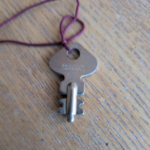 Cheney 481600 luggage case key - 481600, luggage/case