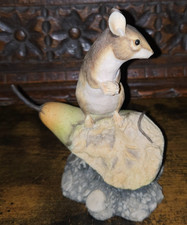 Border Fine Arts Mouse On a