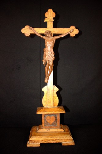 Antique hand carved - 25",