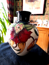 MOORCROFT SUPERB "ANNA LILY"