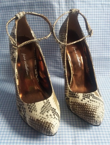 Faux snakeskin pattern - faux,