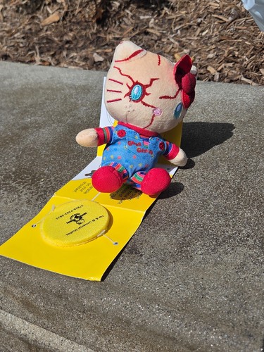 Chucky hello kitty shoulder - chucky,